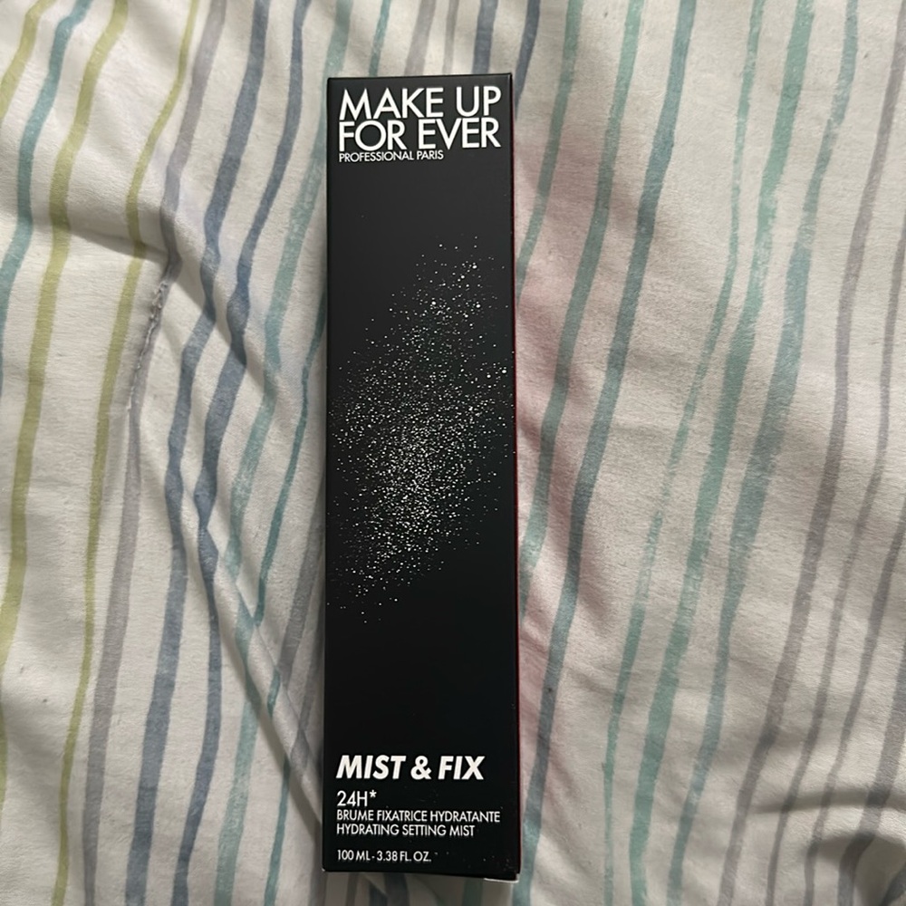 Make up forever mist and fix